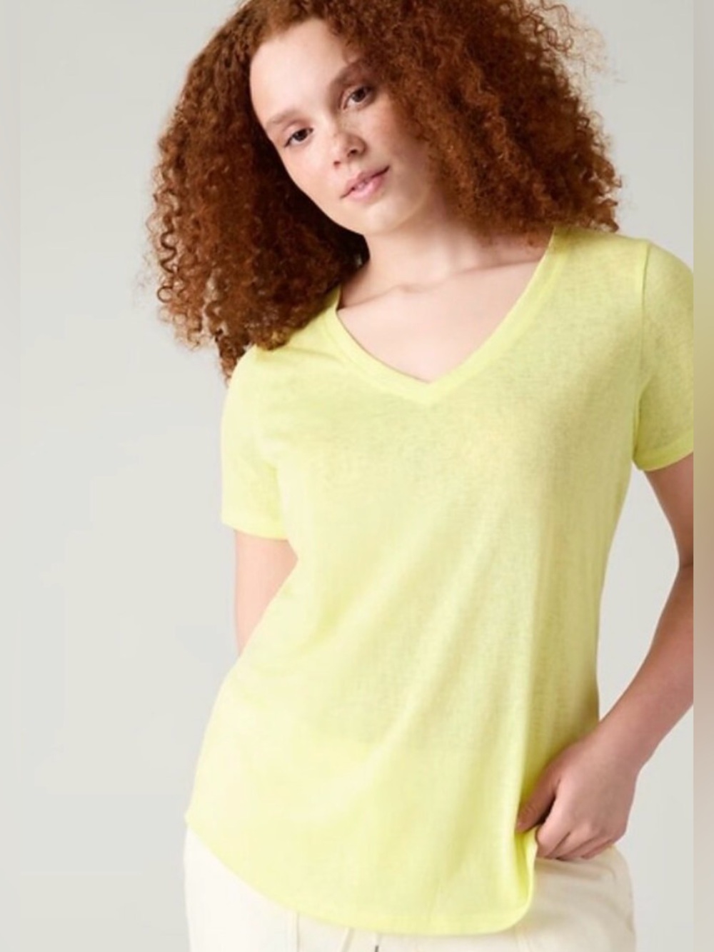 NWT Woman’s Athleta Breezy Scoop Yellow V-Neck Short Sleeve Tee- Size Small